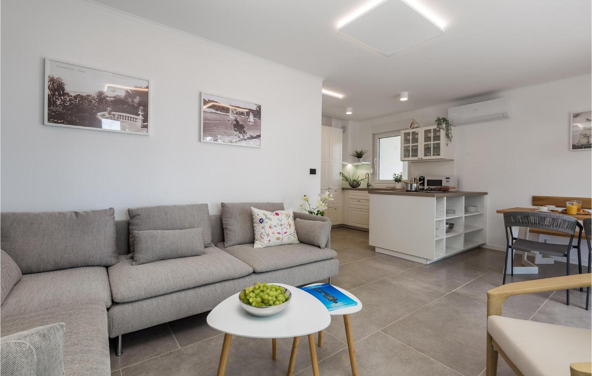 Amazing Apartment In Mali Losinj With Wifi מראה חיצוני תמונה