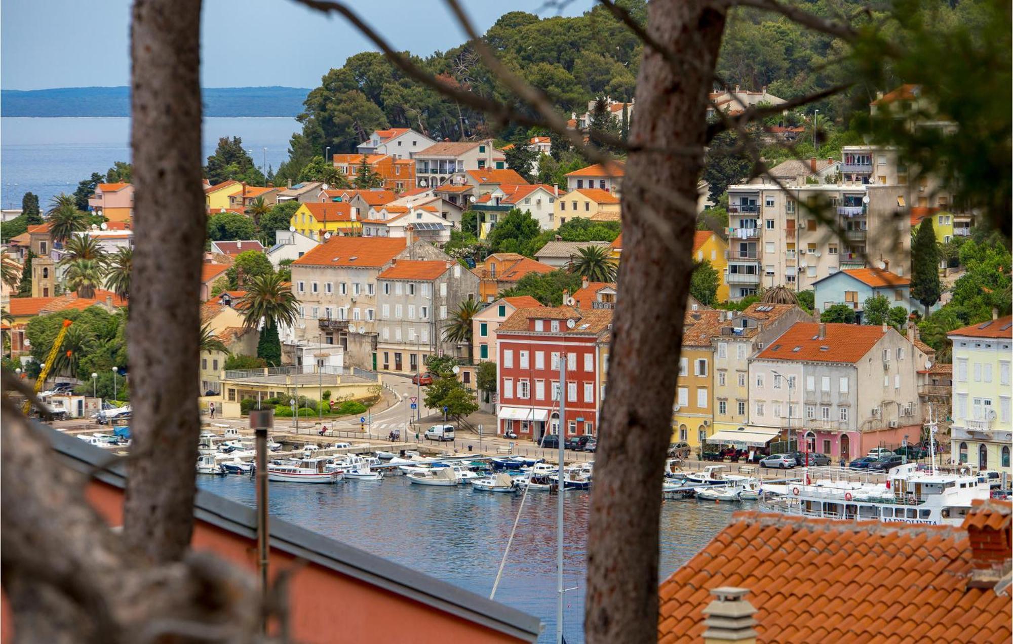 Amazing Apartment In Mali Losinj With Wifi מראה חיצוני תמונה